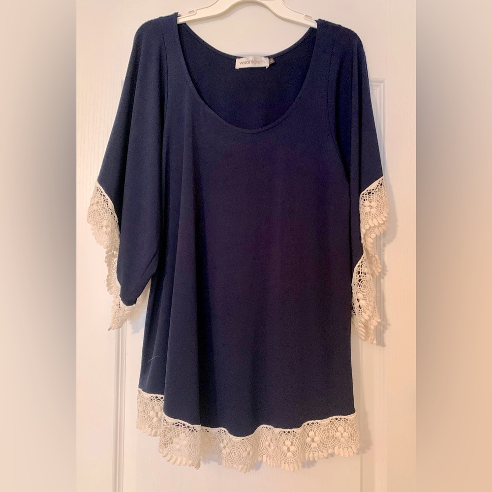 Veronicam. Navy blue with crochet trim Size L. EUC. Like new